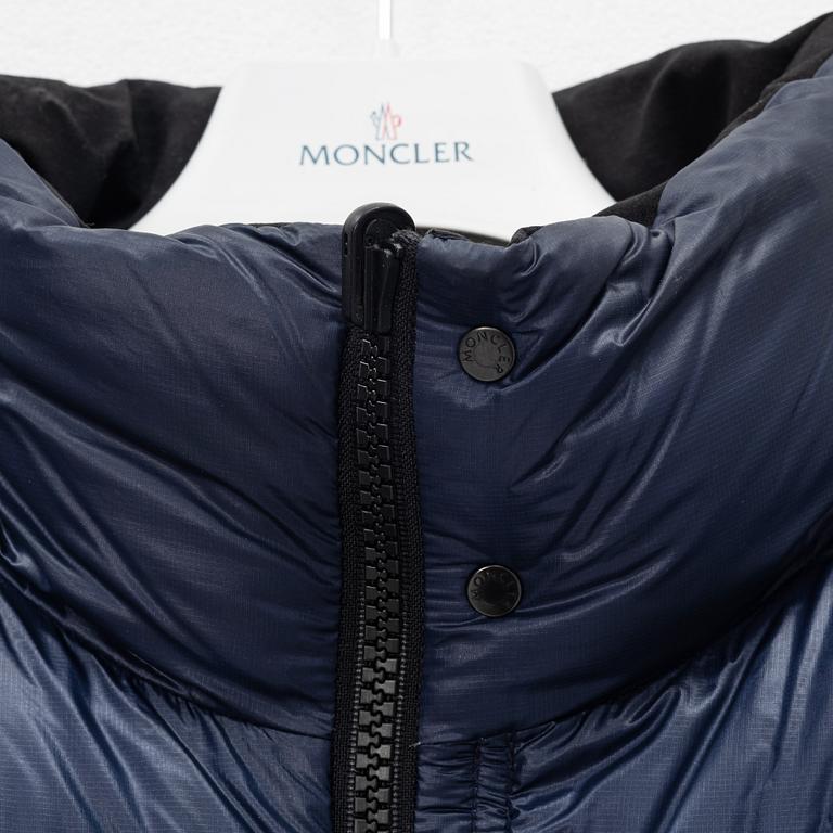 Moncler, A 'FRGMT Hiroshi Fujiwara', down jacket and skirt, size 38.