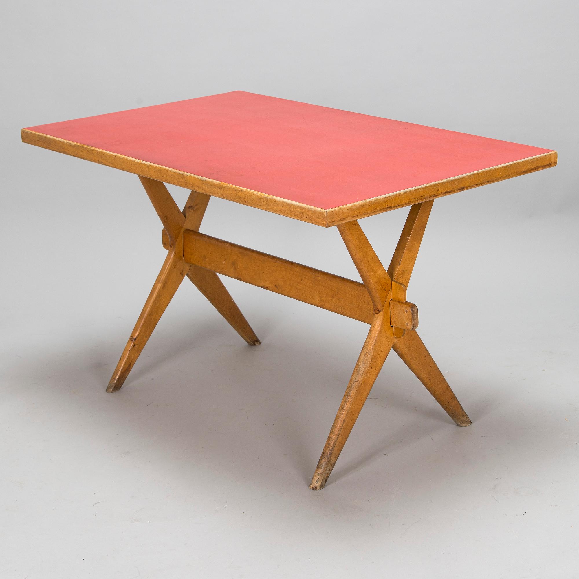 Ilmari Tapiovaara, 1940's X-legged table for Keravan Puuteollisuus, Finland.