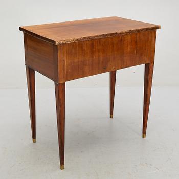 DAMARBETSBORD, sengustavianskt, omkring år 1800.