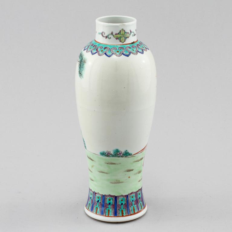 VAS, porslin, Kina, 1900-tal.