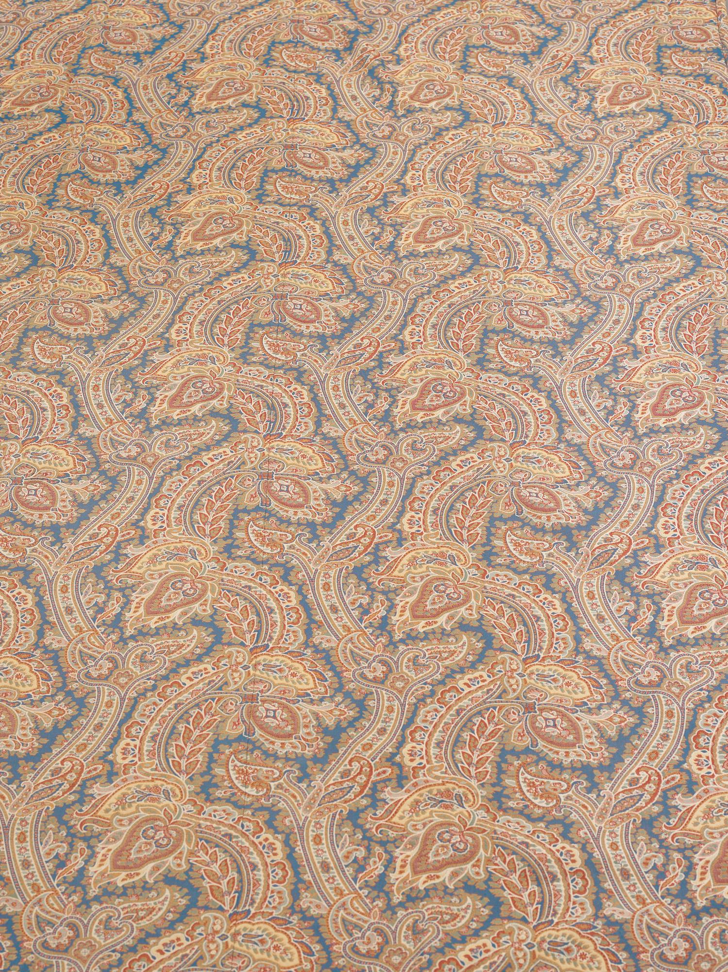 A BEDSPREAD, A BEDSKIRT AND CURTAINS 2 pcs. Probably Rubelli, second half of the 20th century.