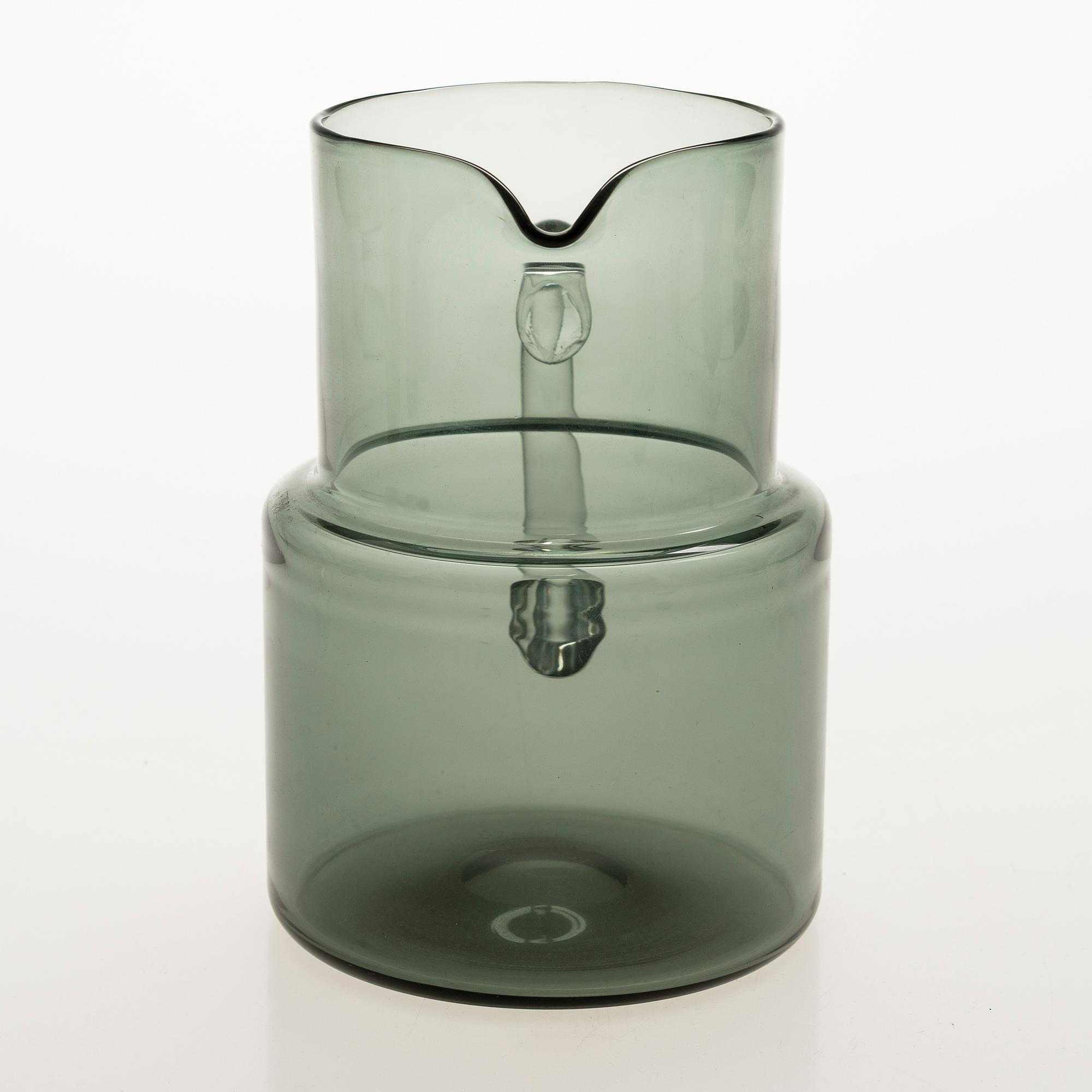 SAARA HOPEA, A 31 pieces set of glassware. Nuutajärvi.