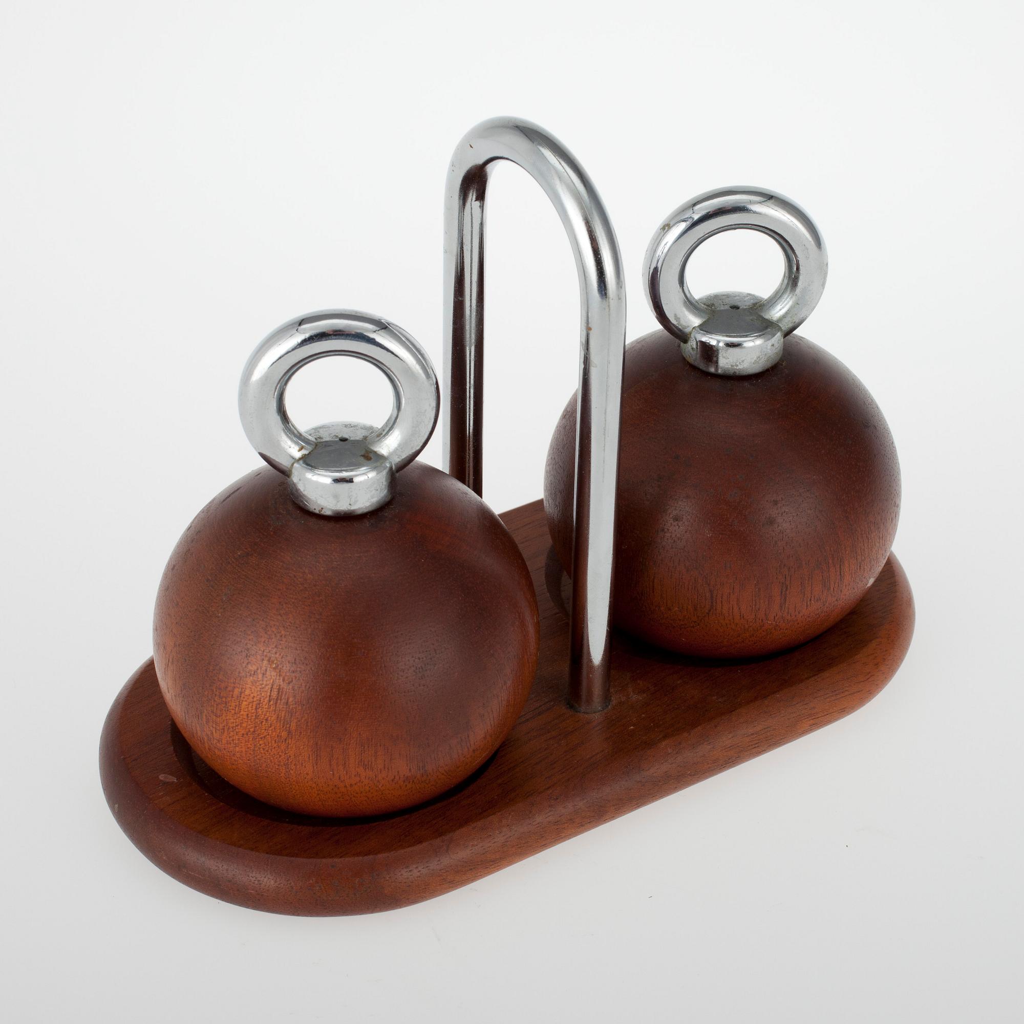 SALT- OCH PEPPARKVARNSSET, design R. Nissen, Bodum, Danmark. 1900-talets senare hälft.