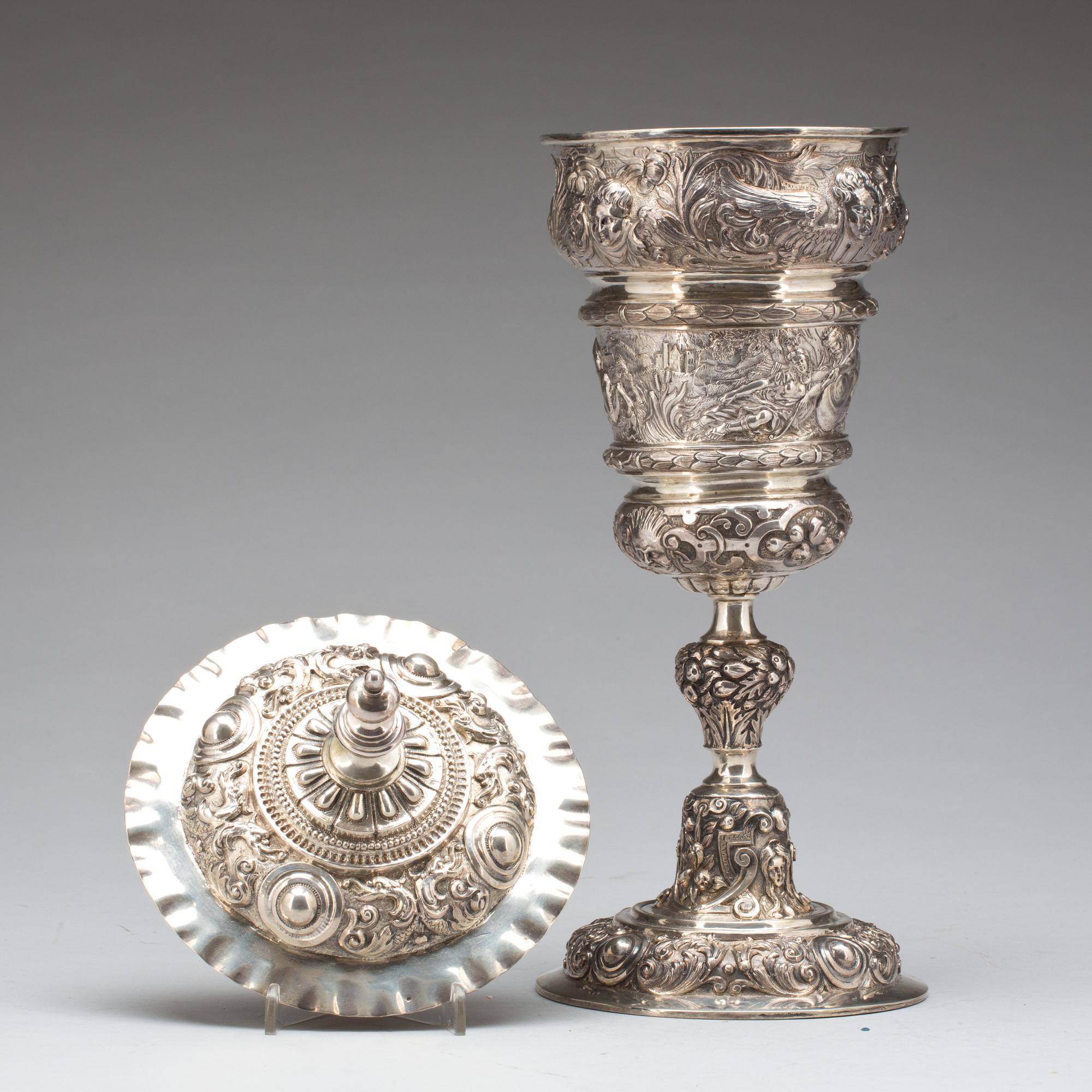 KALK med LOCK, silver, Barockstil 1800-tal. Vikt ca 960 g.