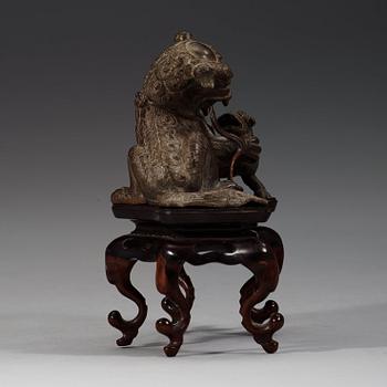 FOHUND, brons. Qingdynastin (1644-1912).