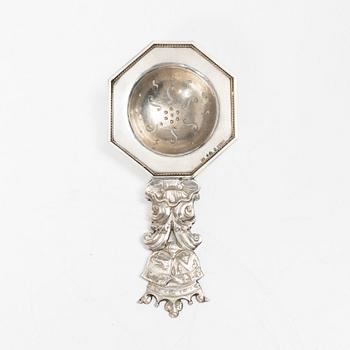 A Swedish silver tea strainer, mark of Atelier Borgila, Stockholm 1921.