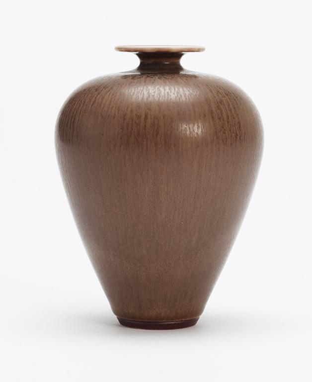 A Berndt Friberg stoneware vase, Gustavsberg 1960.