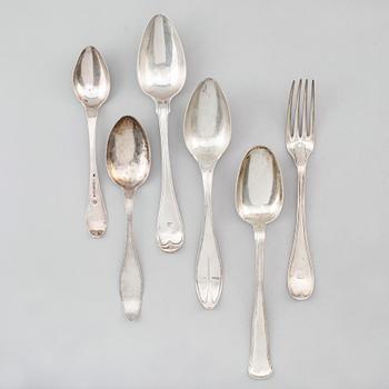 SKEDAR, 5 st samt GAFFEL, silver, svenska stämplar, 1800-tal. Vikt ca 335 gram.