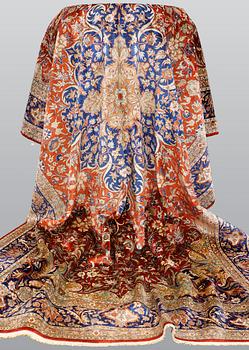 A carpet, Anatolian Silk Kaysari, ca 325 x 218 cm.