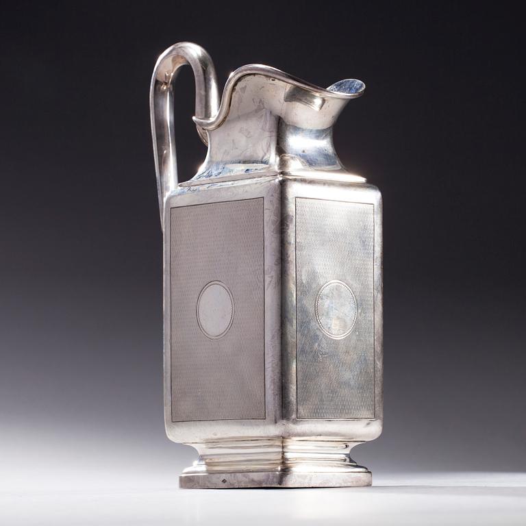 KANNA, silver 950, J. Aimé, Frankrike efter 1838. Vikt 555,8 g.
