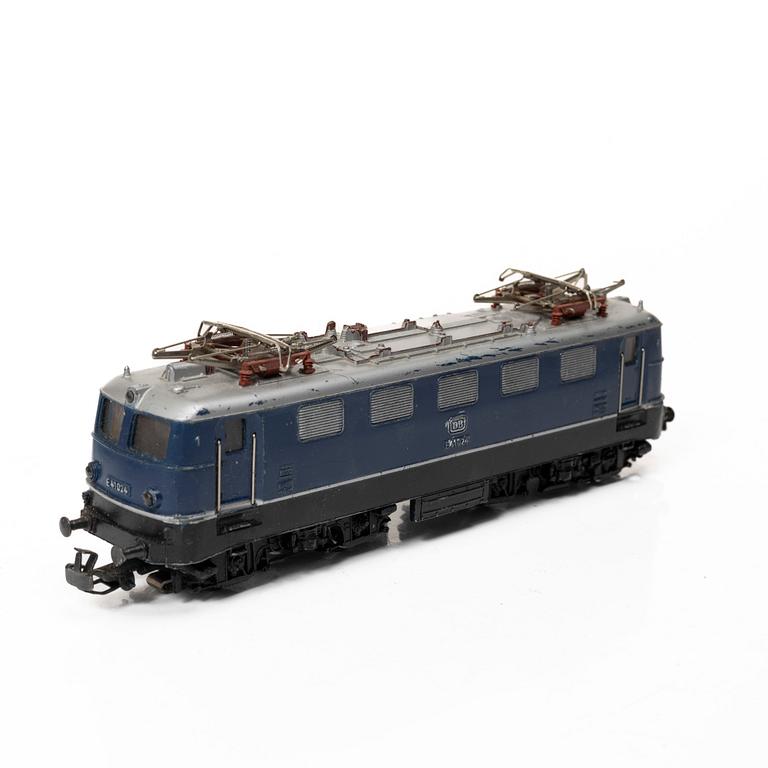 Märklin, locomotives, 7 pcs, railbus, 2 parts, as well as cars, 7 pcs, Germany.