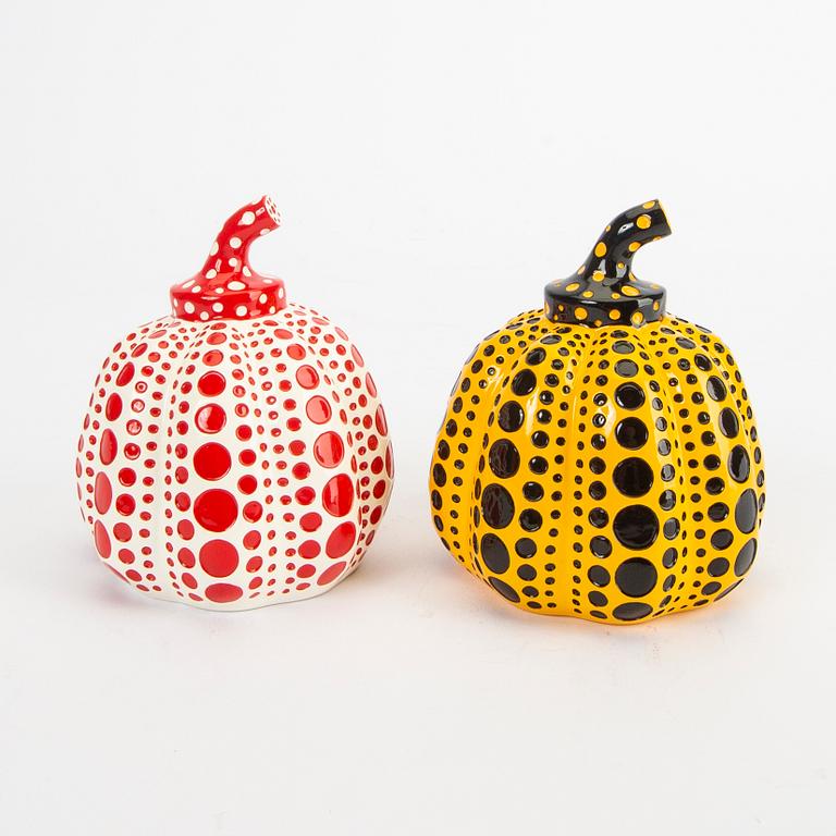 Yayoi Kusama, efter. Objekt/multipel, "Pumpkin", 2 st, utgiven av Benesse Holdings Inc., Naoshima, Japan, 2013.