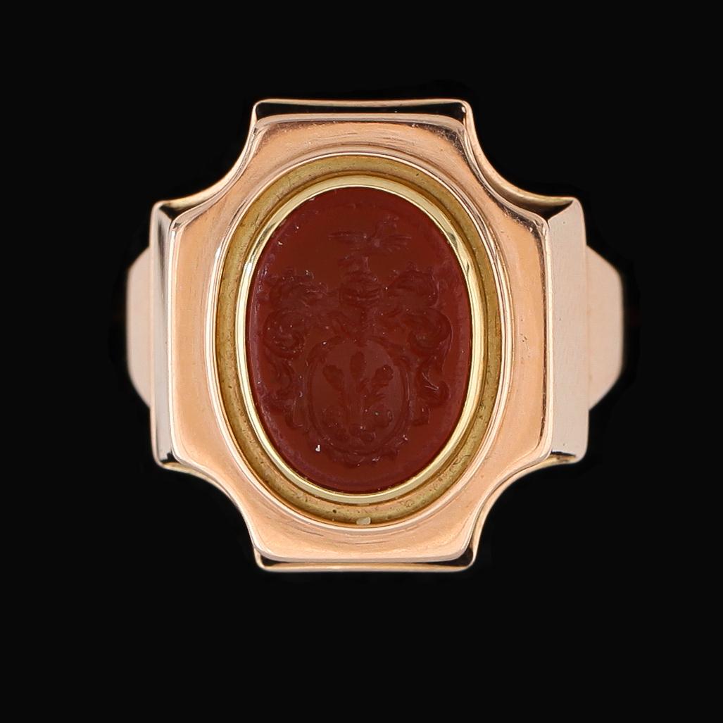 SIGILLRING, 14K guld och karneol. Total vikt ca 6 g.