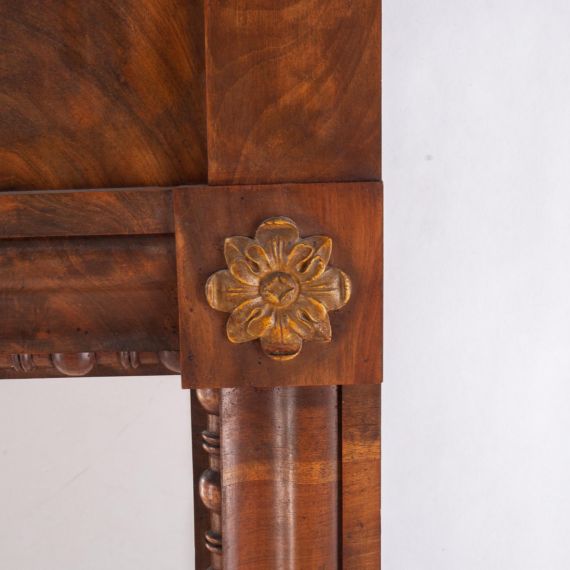 A mirror and console table, first half of the 19th century.