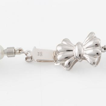 Necklace, 14K white gold with cultured South Sea pearls.