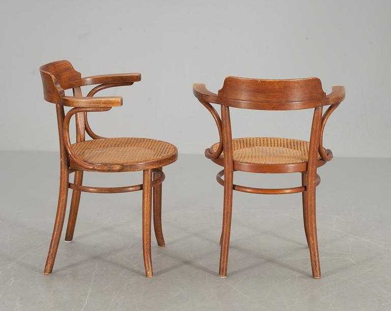 KARMSTOLAR, ett par, Thonet. 1900-talets första hälft.