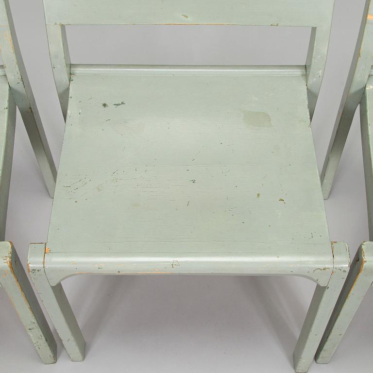 Alvar Aalto, A set of three 'model 611' chairs for O.Y. Huonekalu- ja Rakennustyötehdas A.B. 1940s.