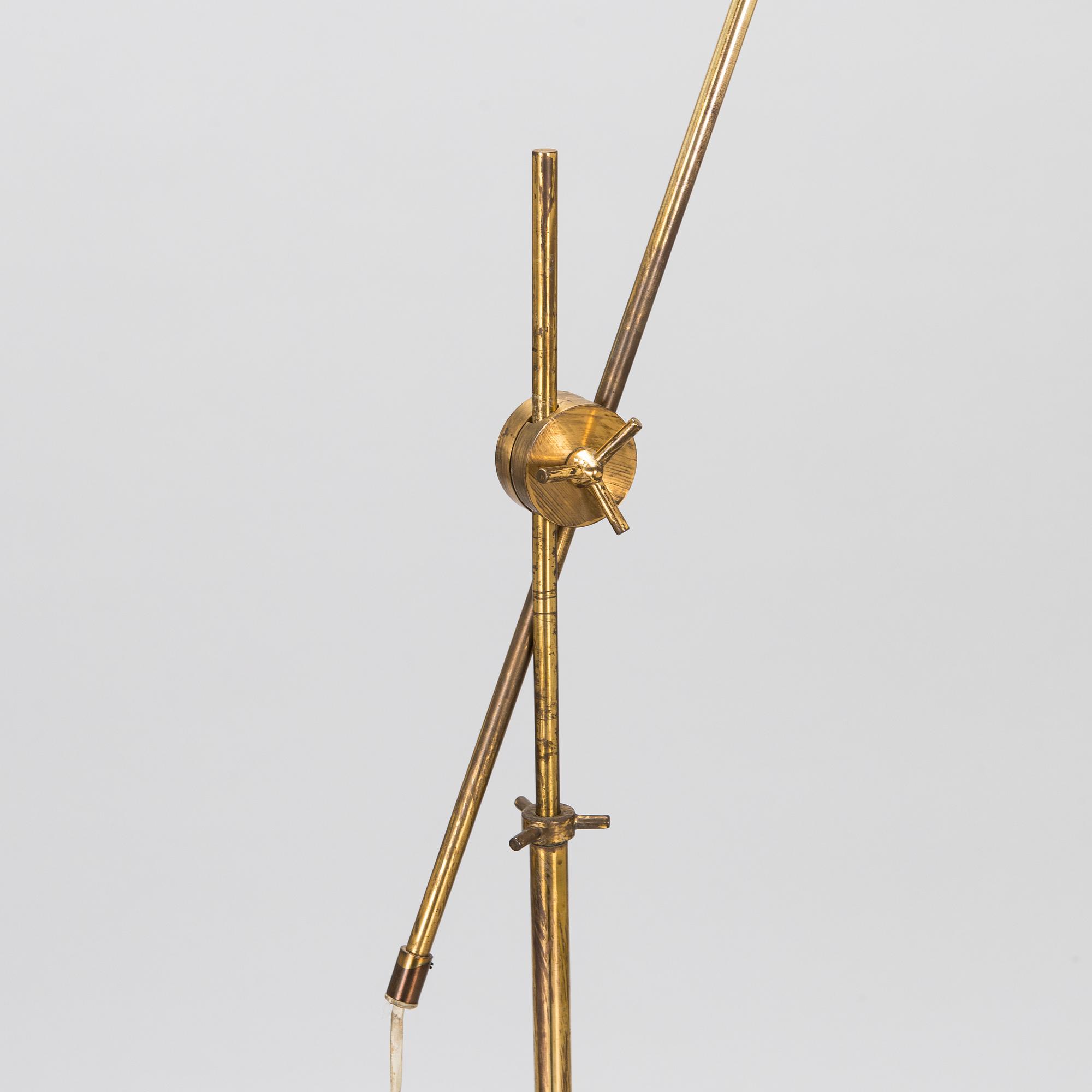 A mid 20th century floor lamp.