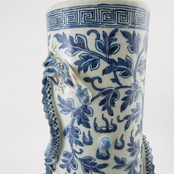 Vase, China, early 20th century, porcelain.