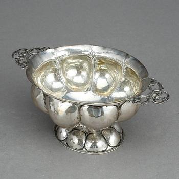 SKÅL PÅ FOT, silver, barockstil, sannolikt Tyskland, svenska importstämplar, 1900-tal. Vikt ca 147 gram.