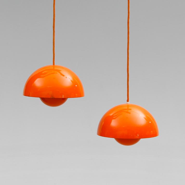 TAKLAMPOR, 1 par, "Flower Pot", Verner Panton för Louis Poulsen, modellen formgiven 1968. Höjd ca 15 cm.
