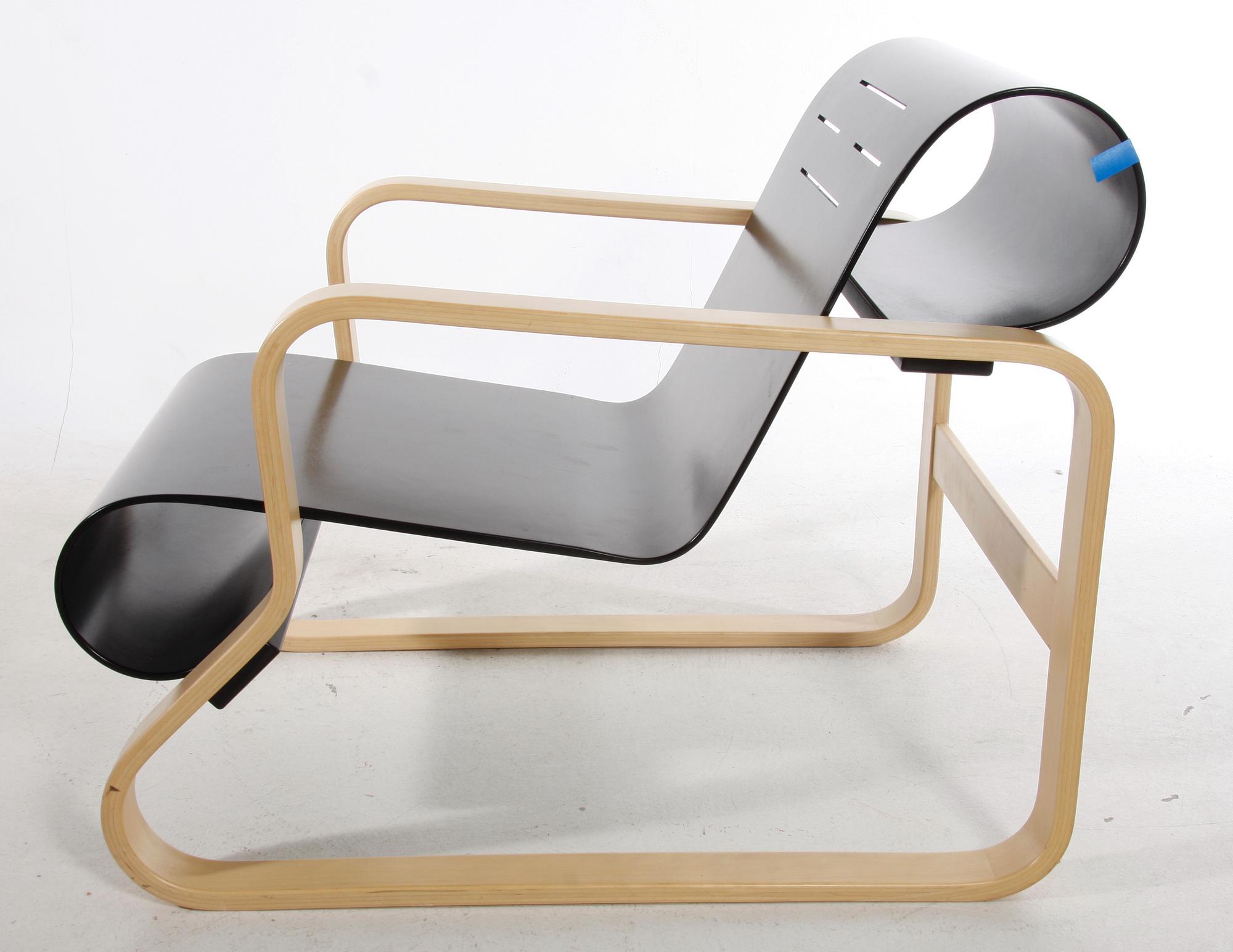 KARMSTOL "41". Alvar Aalto. Artek, Finland.