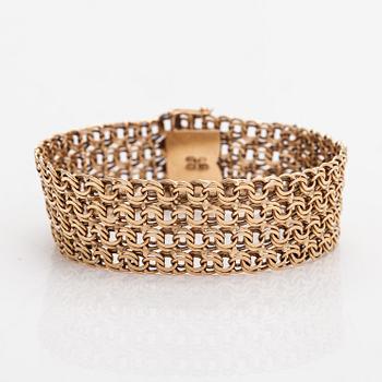 A 14K gold Bismarck bracelet, Westerback, Helsinki 1968.