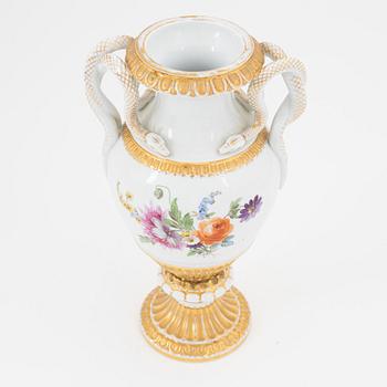 Vas, porslin, Meissen, omkring år 1900.