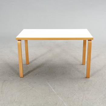 Alvar Aalto, bord modellnr 80A Finland 2000-tal.