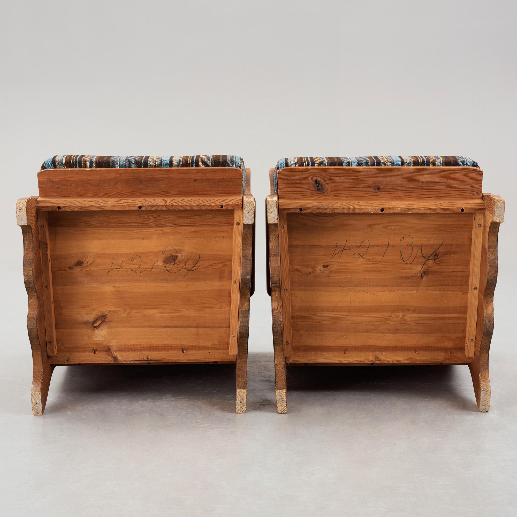 Axel Einar Hjorth, attributed to, a pair of pine "Lovö" easy chairs, Nordiska Kompaniet, Sweden, ca 1939.