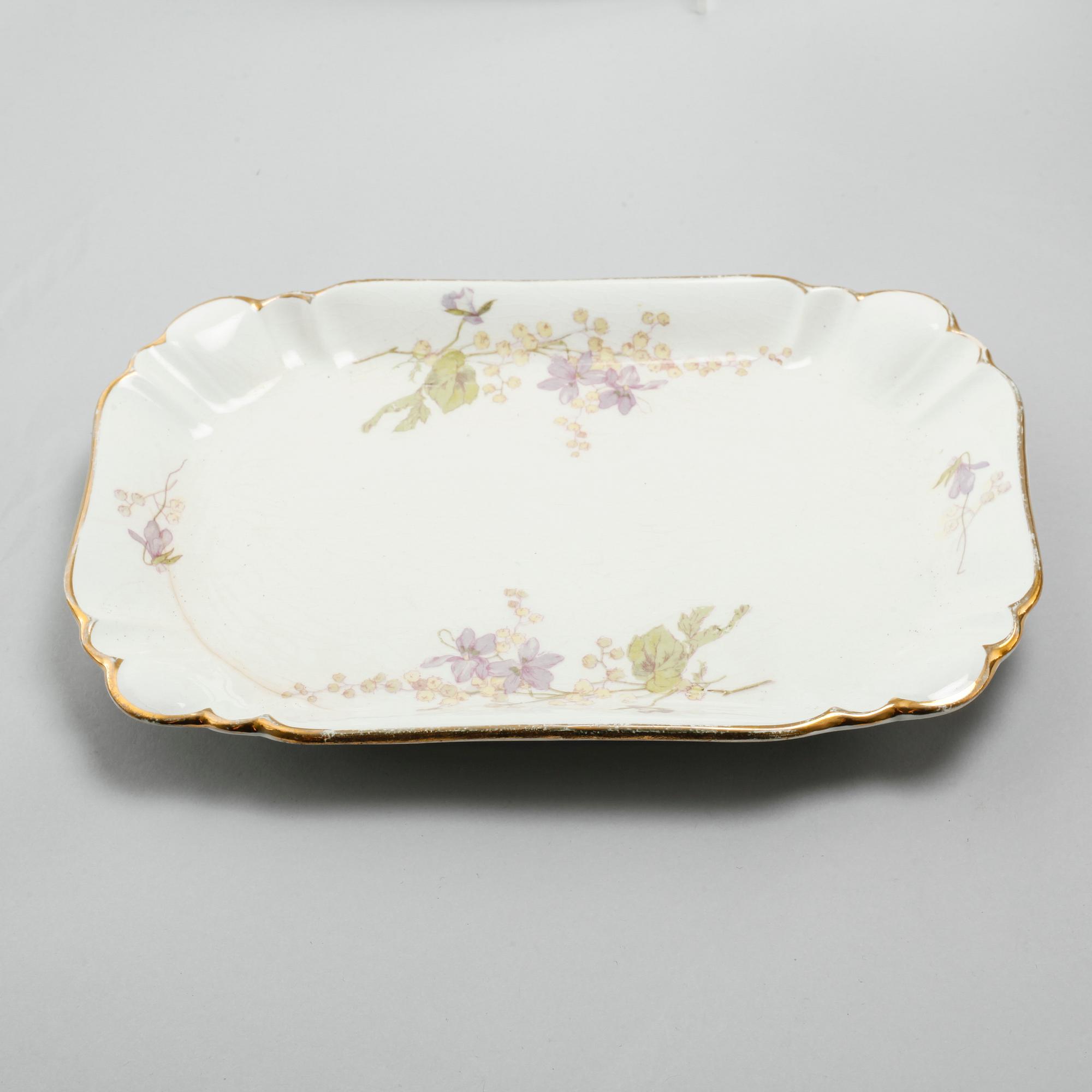 MATSERVIS, 49 delar, opakgods, "Viola", Gustavsberg, tillverkad 1895-1930.