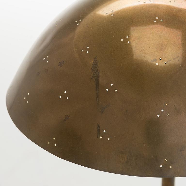 Paavo Tynell, pöytävalaisinpari, malli 9209, Taito 1900-luvun puoliväli.