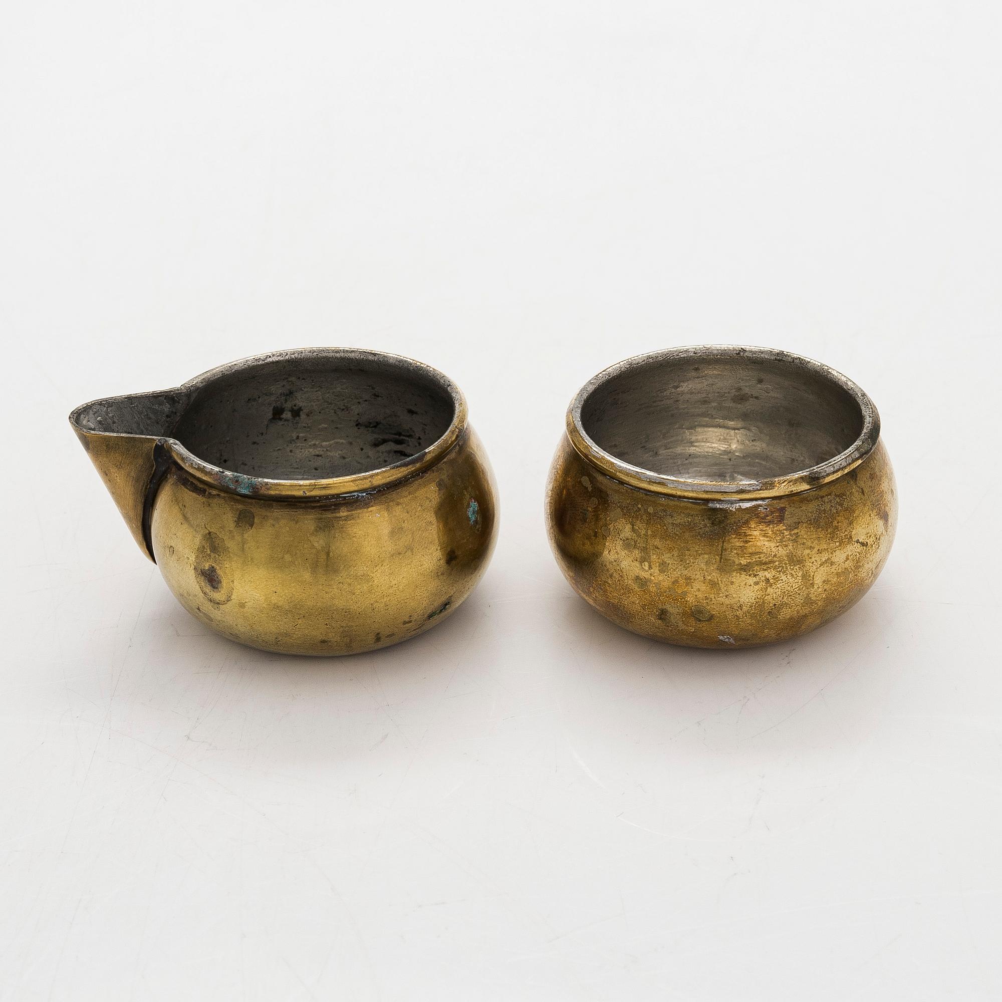 Maija Heikinheimo, a set of mid 20th century brass creamer and sugar bowl, Valaistustyö for Artek.