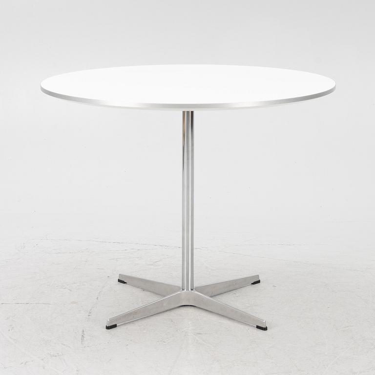 Arne Jacobsen, matbord, Fritz Hansen, Danmark, 2010.