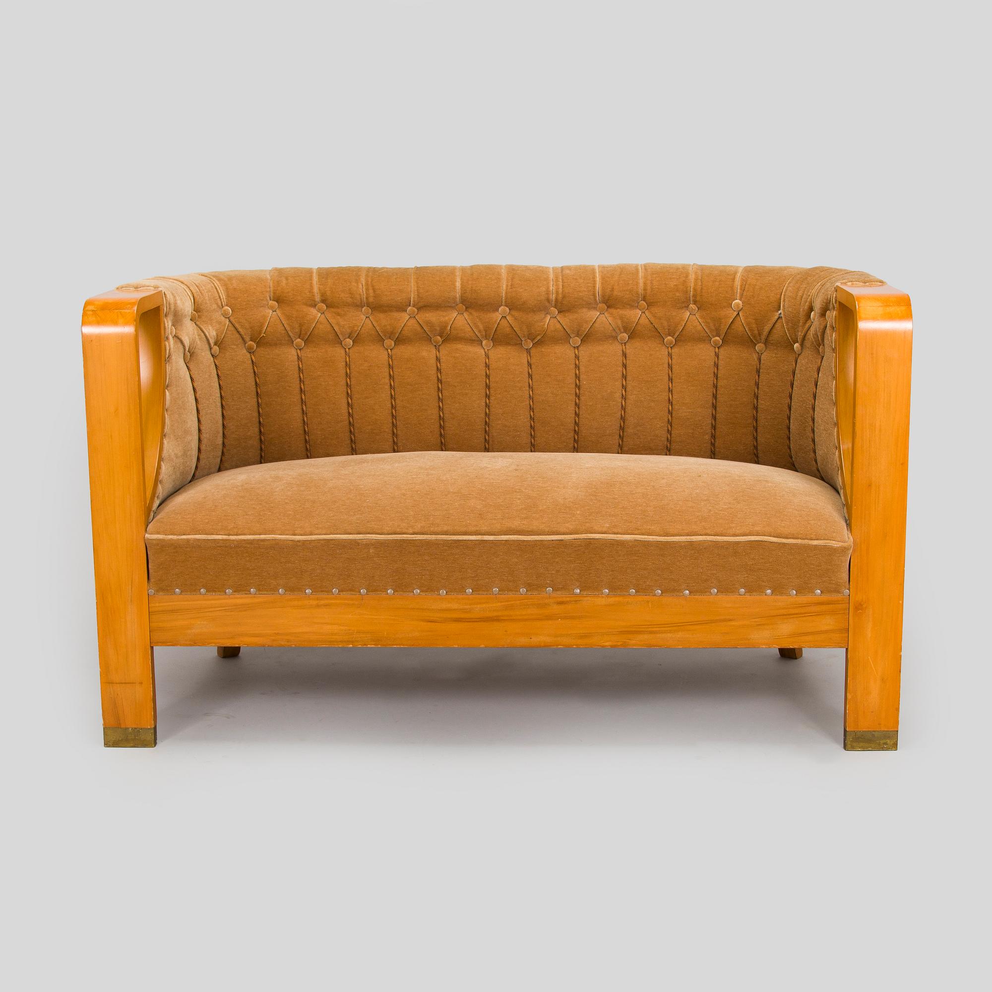 Adolf Koskinen, sofa, manufactured by Elias Hollo Puunjalostustehdas, Finland, 1920s.
