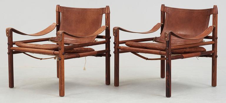 KARMSTOLAR, ett par, "Sirocco", Arne Norell, formgiven 1964.