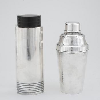 SHAKER, 2 st, vitmetall, bla Folke Ahrström, GAB, 1900-talets första hälft.