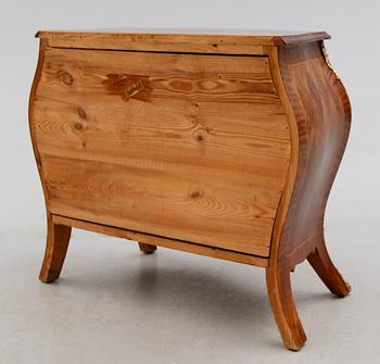 BYRÅ, rokokostil, 1900-talets första hälft.