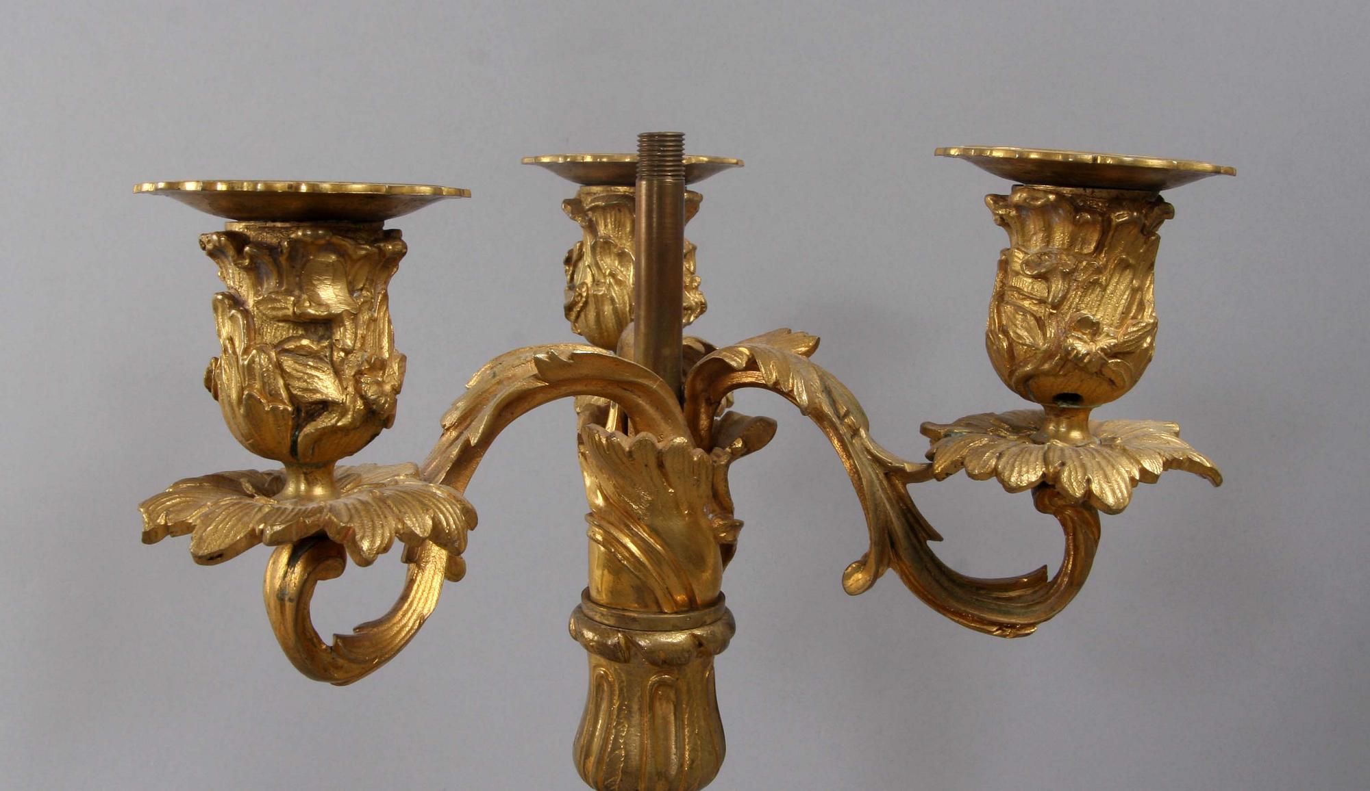 KANDELABRAR, ett par, nyrokoko, 1800/1900-tal.