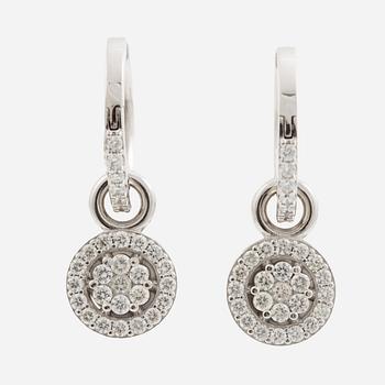 Hoop earrings with pendants, 18K white gold set with brilliant-cut diamonds.