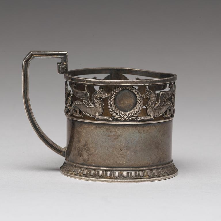 K. Fabergé, teglashållare, silver, Moskva 1908-1917. Ristat inventarienummer 21172. Hovleverantörsmärke.