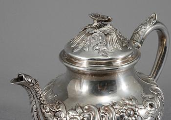 KANNA, silver, oidentifierad mästare J.A, London, England, 1852. Vikt 903 gram.