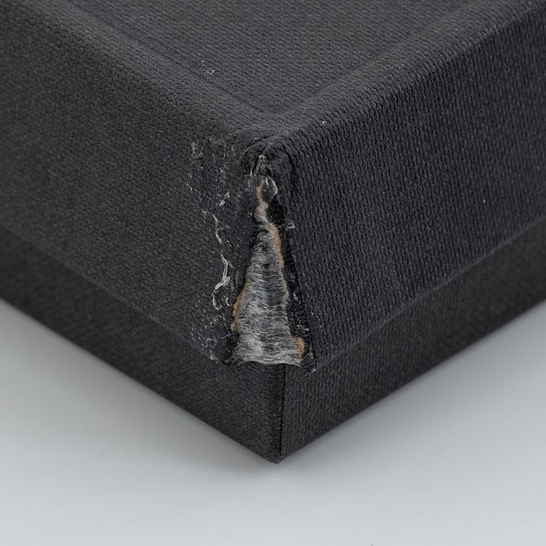 A Bulgari "Parentesi" pendant with a chain.