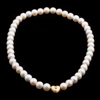 Ole Lynggaard collier with fresh water pearls and 18K gold clasp with brilliant-cut diamond ca 0.03 ct.