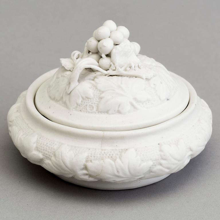 FIVE PARIAN TOILETTE BOXES, Gustafsberg ca 1900.