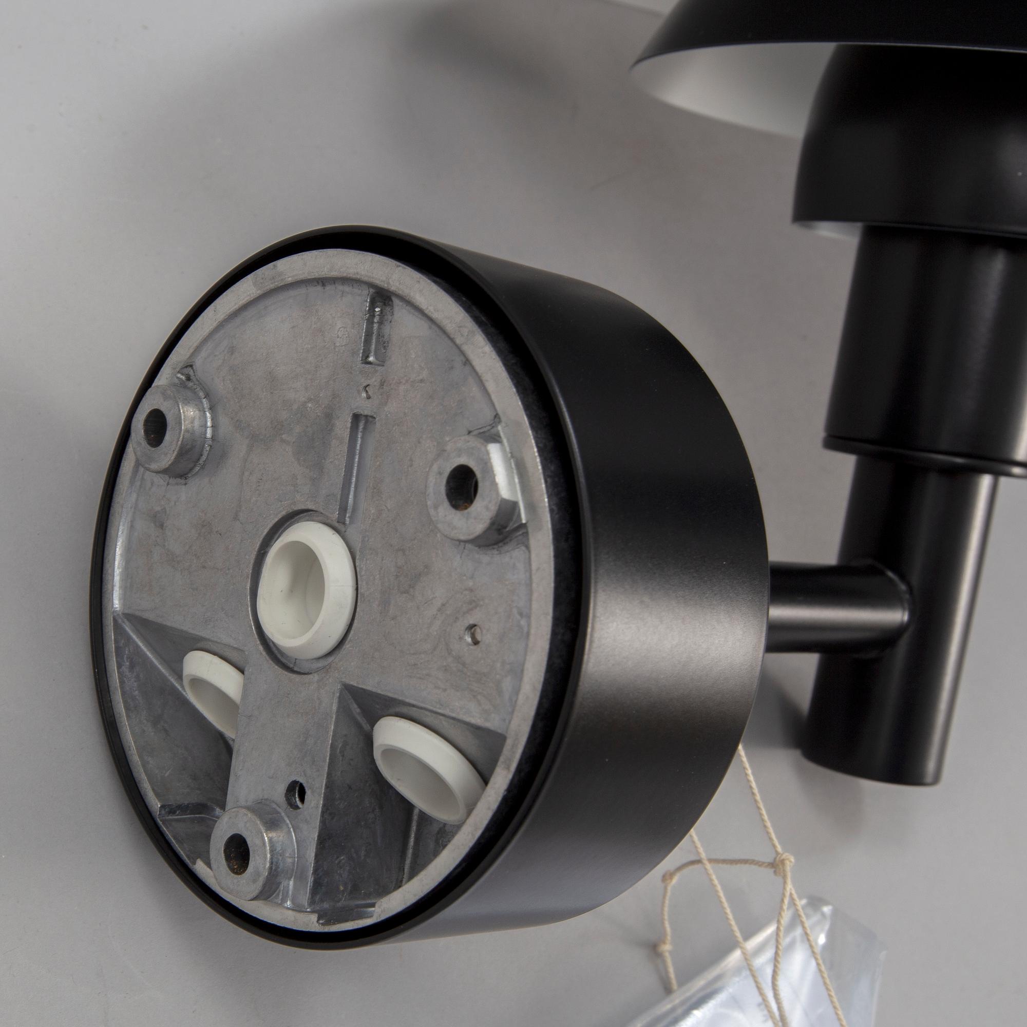 POUL HENNINGSEN, , vägglampa "PH 3-2 1/2", Louis Poulsen, 2000-tal.