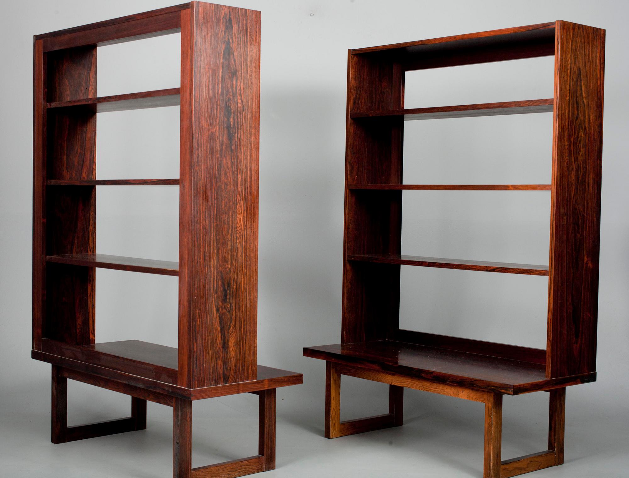 BOKHYLLOR, 2 st, 1900-talets senare hälft.