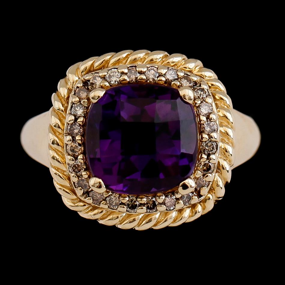 RING, 14 k guld, ametist och diamanter. Vikt ca 6,0 g.