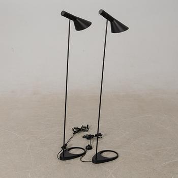 Arne Jacobsen, golvlampor 1 par, "AJ" för Louis Poulsen, Danmark.