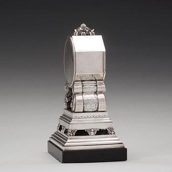 Johan Rohde, A Johan Rohde sterling silver mantel clock by Georg Jensen, Copenhagen 1925-33, model 333.